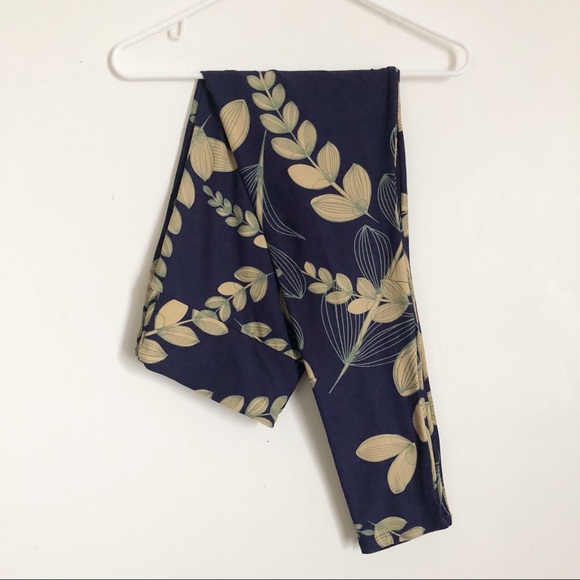 LuLaRoe Pants - LuLaRoe TC Leggings- Cream Green Flowers On Blue